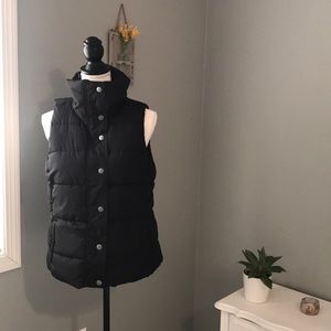 Old Navy Black Puffy Vest With front pockets, Sz M